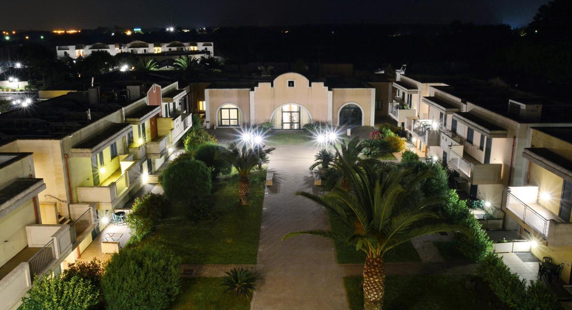 Hotel Thalas Club Торе дел'Орсо Екстериор снимка