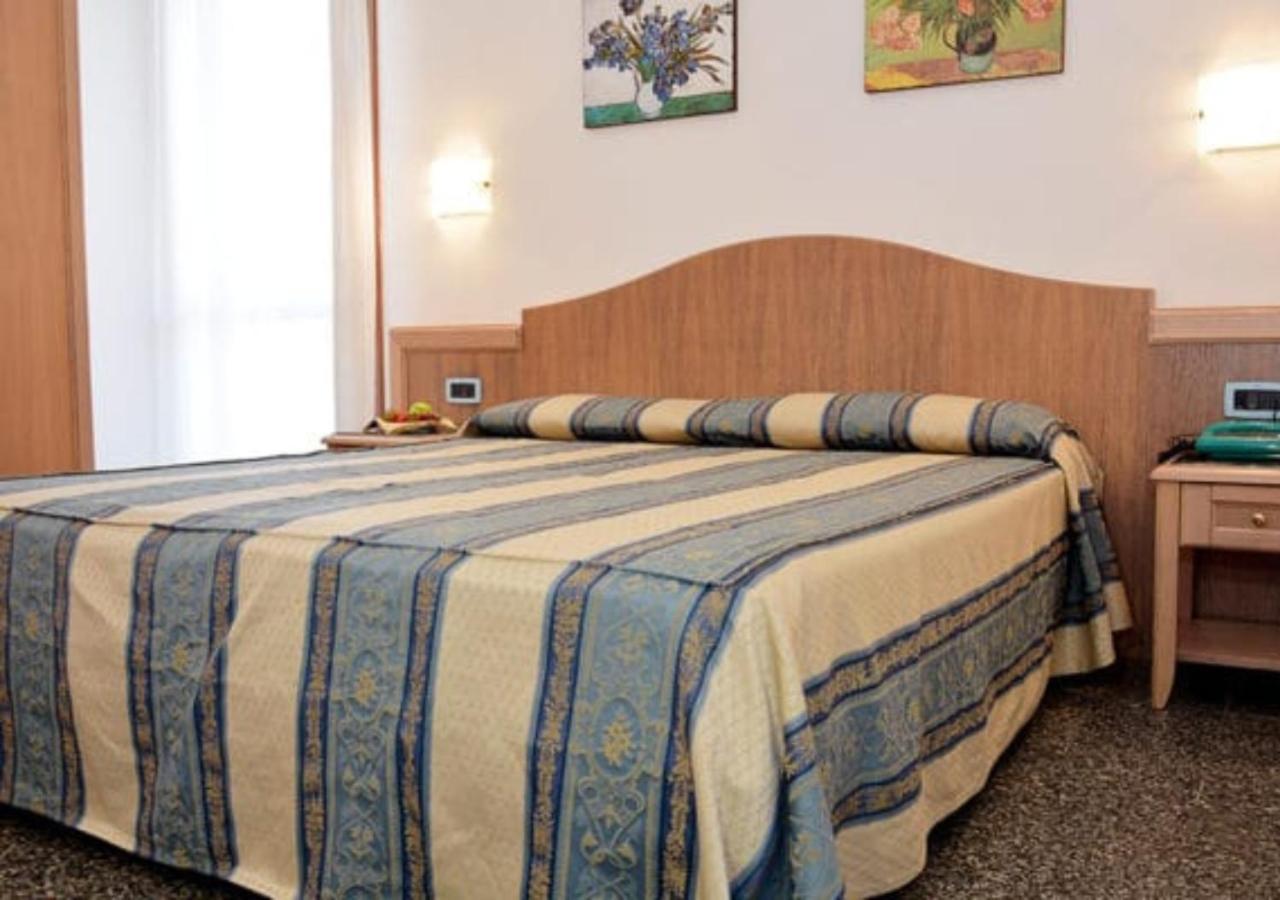 Hotel Thalas Club Торе дел'Орсо Екстериор снимка